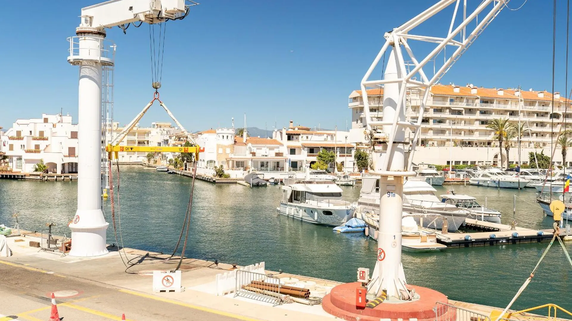 Apartment Welcs Apartamento 100 Emp Con Vistas Al Canal Empuriabrava